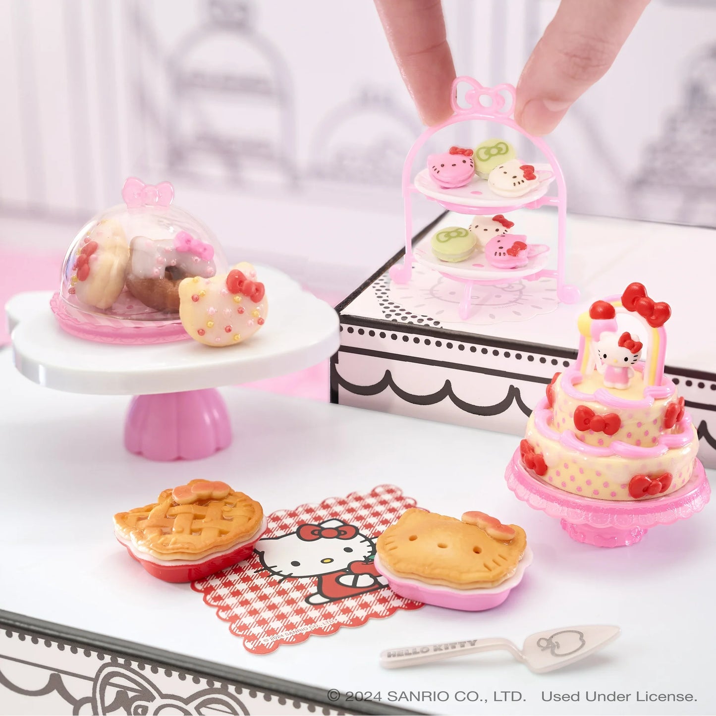 Miniverse Make It Mini Hello Kitty Food – Blind Capsule 🍓✨
